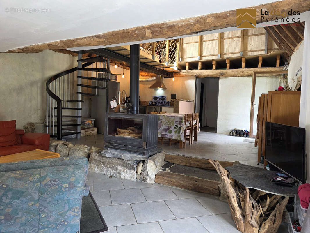 Maison à ESTAING