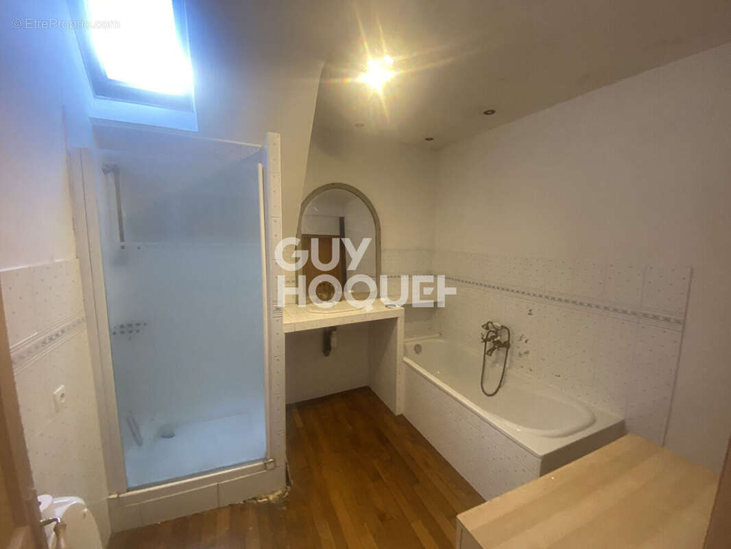 Maison à SAINT-BRIS-LE-VINEUX