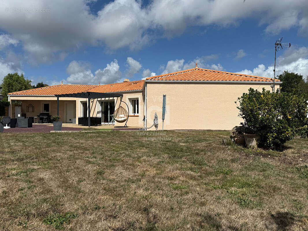 Maison à FROSSAY