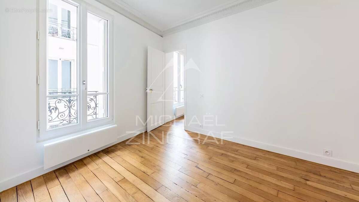 Appartement à PARIS-7E
