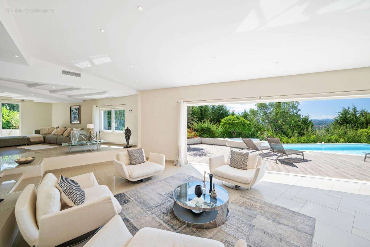 Maison à MOUANS-SARTOUX