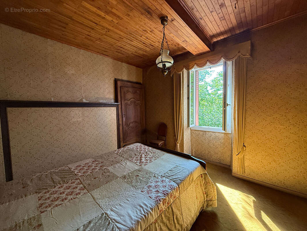 Maison en pierre avec dépendance attenante - photo 12