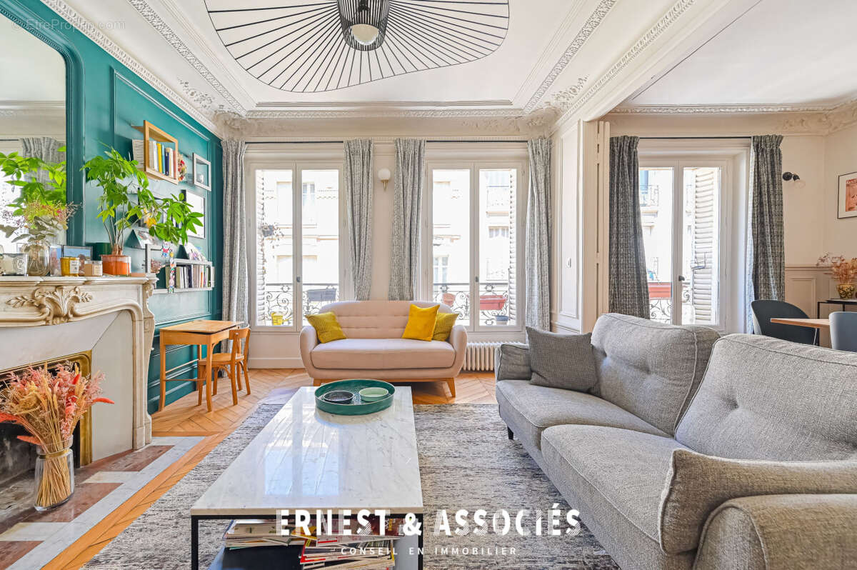 Appartement à PARIS-10E