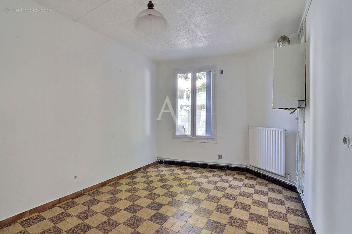 Appartement à AUBERVILLIERS