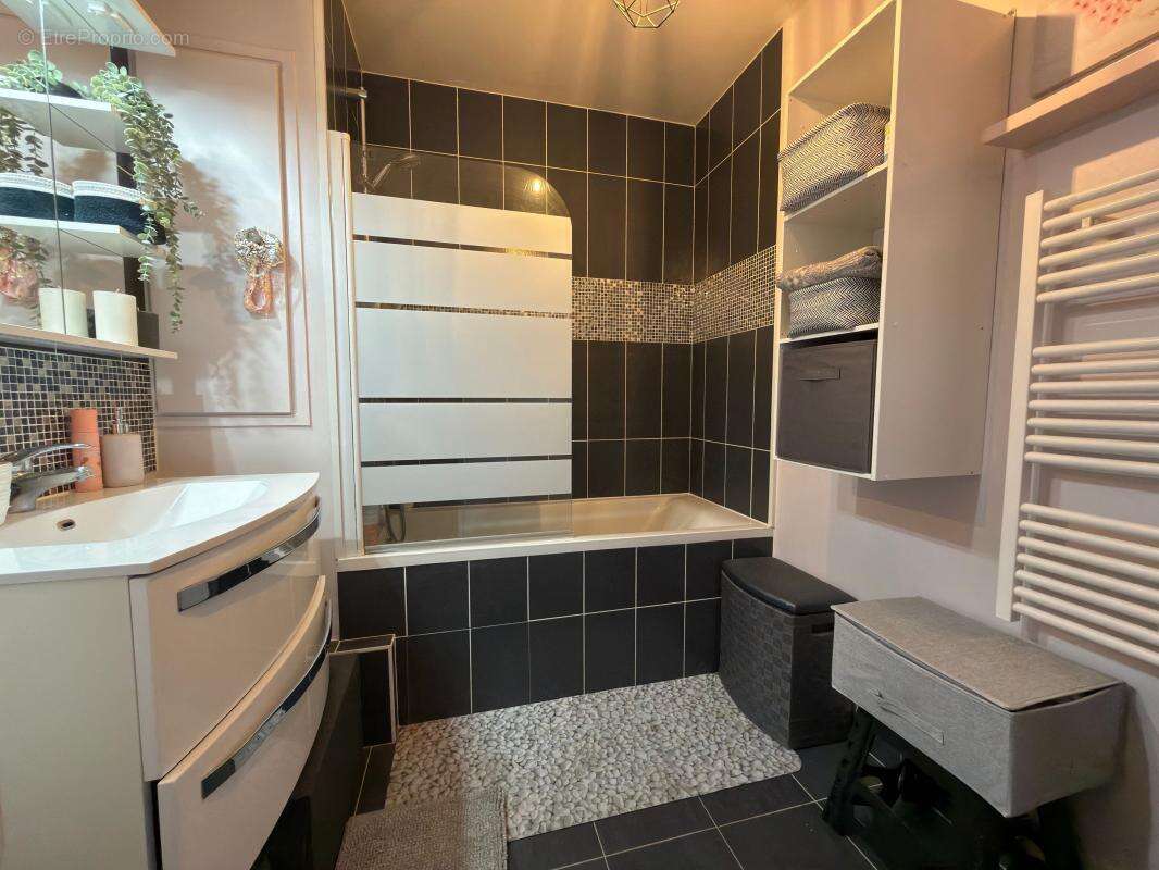 Appartement à SAINT-MAUR-DES-FOSSES