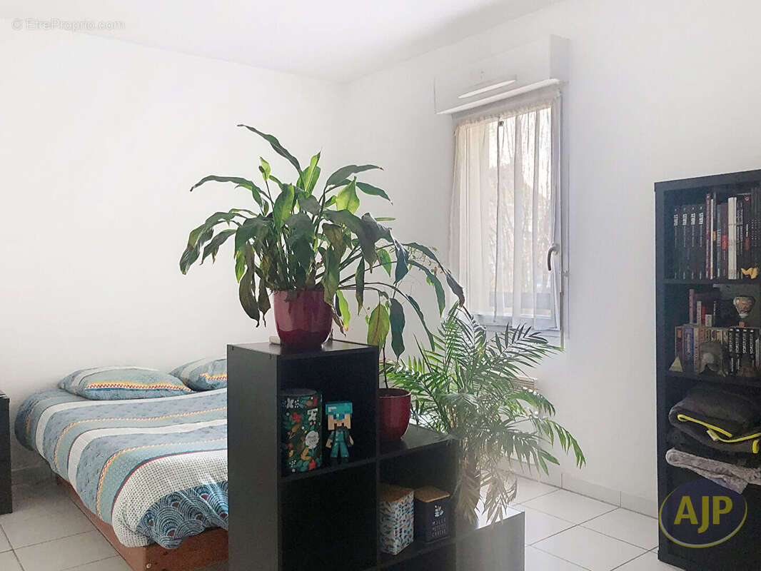 À vendre - Appartement T2 avec balcon et parking. - photo 4
