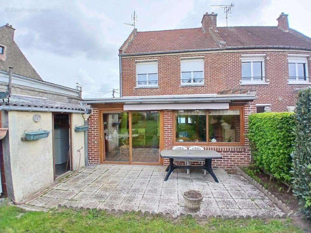 Maison à NEUVILLE-SAINT-REMY