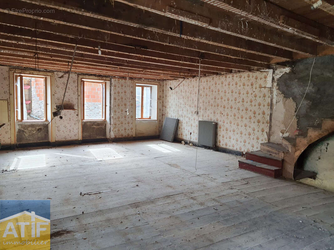 Maison à NOIRETABLE