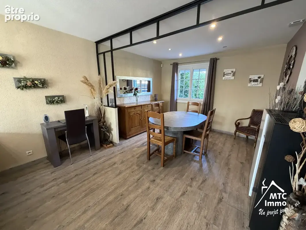 Maison familiale 111 m2 / garage 14 m2 / piscine / terrain 363 m2 - photo 2