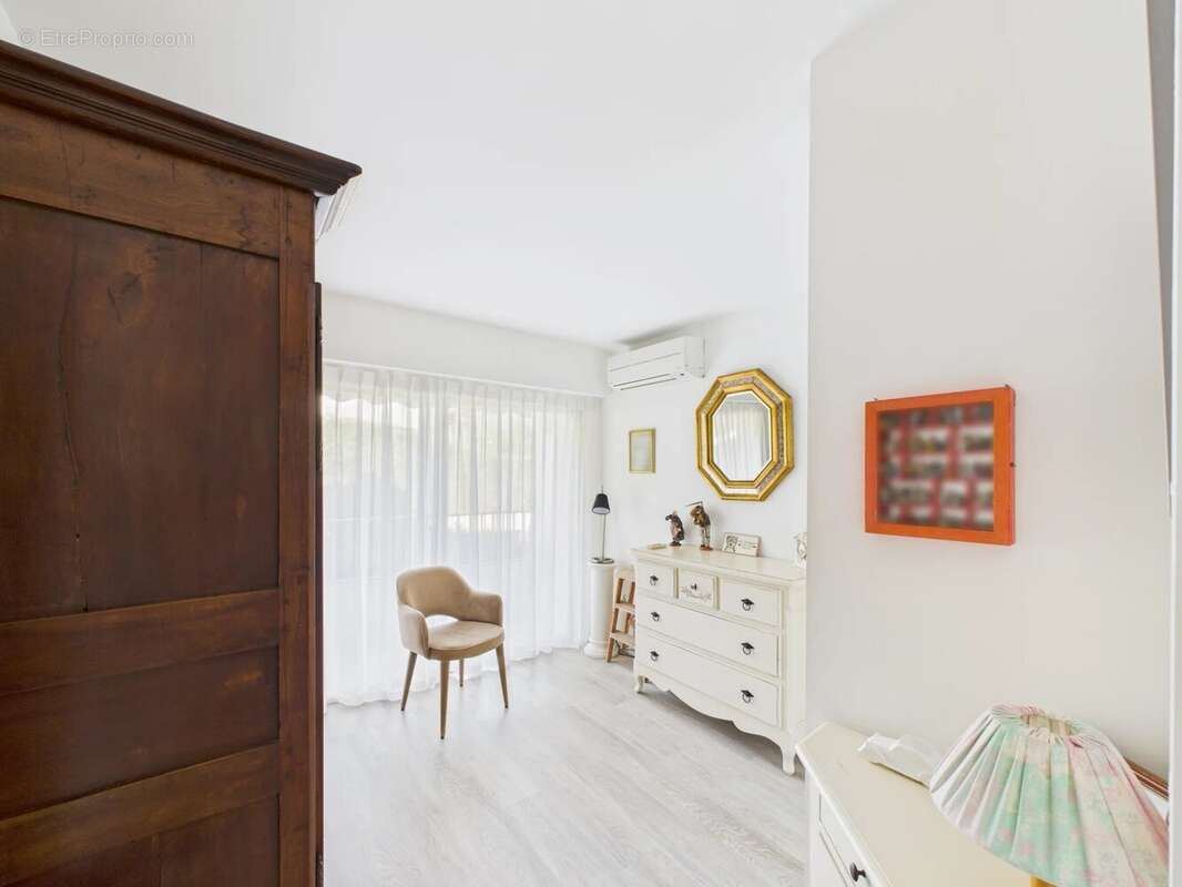 Appartement à VALLAURIS