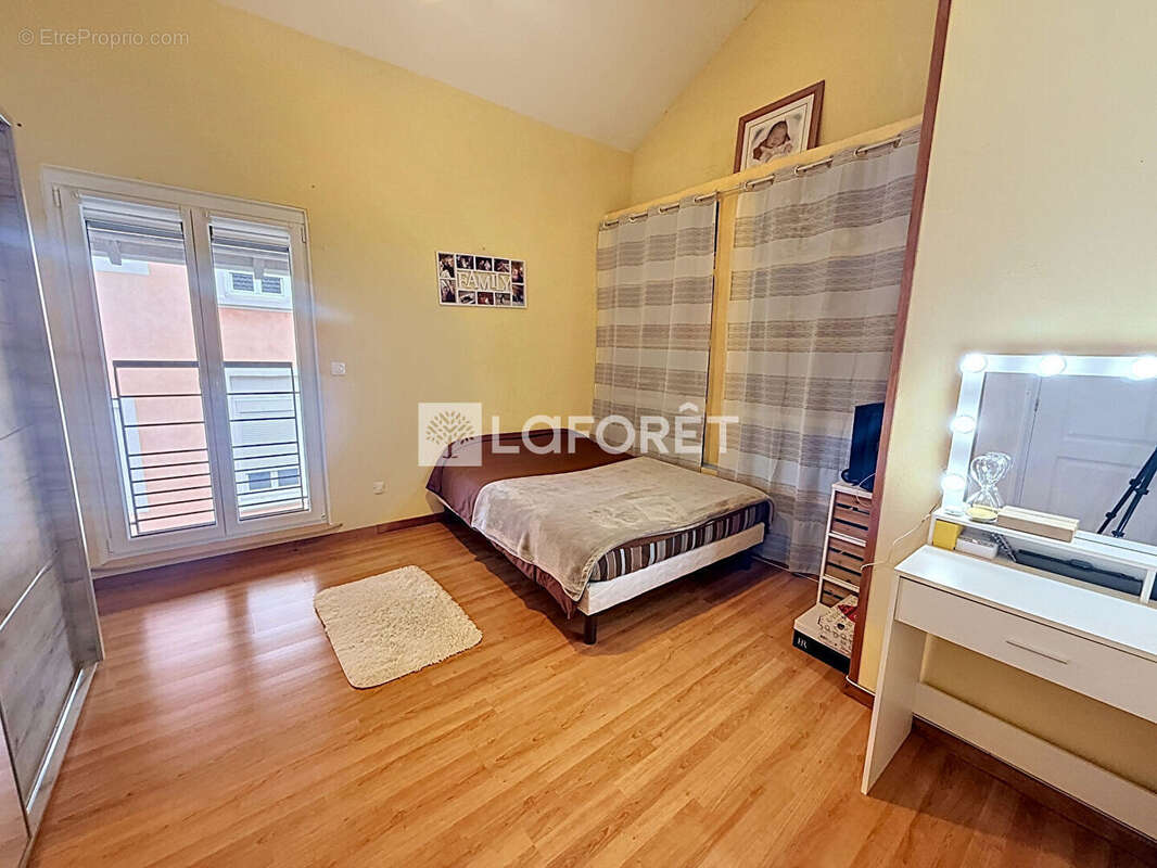 Maison de village rénovée - Mézériat - photo 10