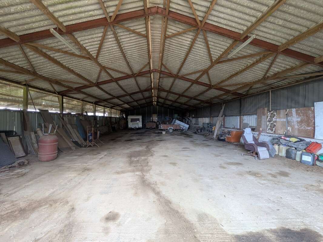Kernascleden propriété composée d'une maison à usage d'habitation de 6 pièces 178 m² envion un hangar de 161m² envion, une ancie - photo 26
