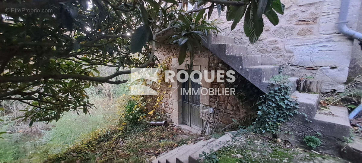 A VENDRE, proche Lodève, ensemble immobilier en pierre d'une surface totale de 995 m2 sur 3008 m2 de terrain - photo 12