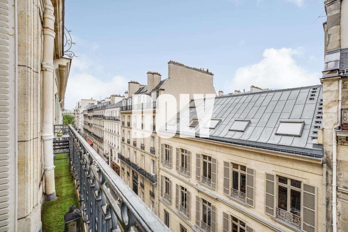 Appartement à PARIS-8E