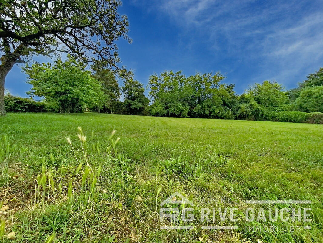 Terrain à AGNIN