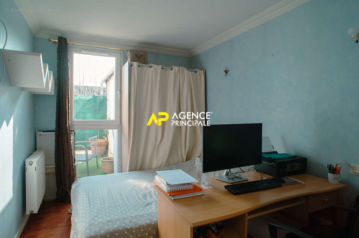 Appartement à SARTROUVILLE