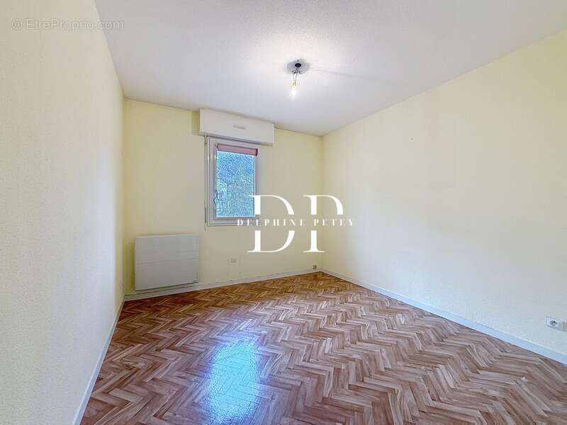 Appartement à COLLONGES-SOUS-SALEVE