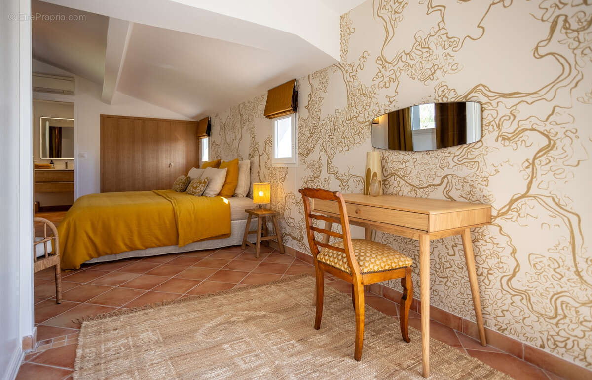 Maison à LA LONDE-LES-MAURES