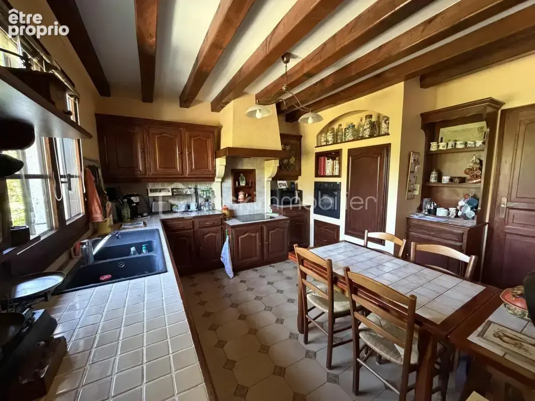Maison traditionnelle de 146 m2 - terrain 1000 m2 - photo 7