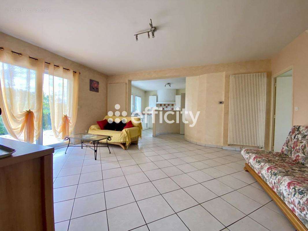 Appartement à PERNAY