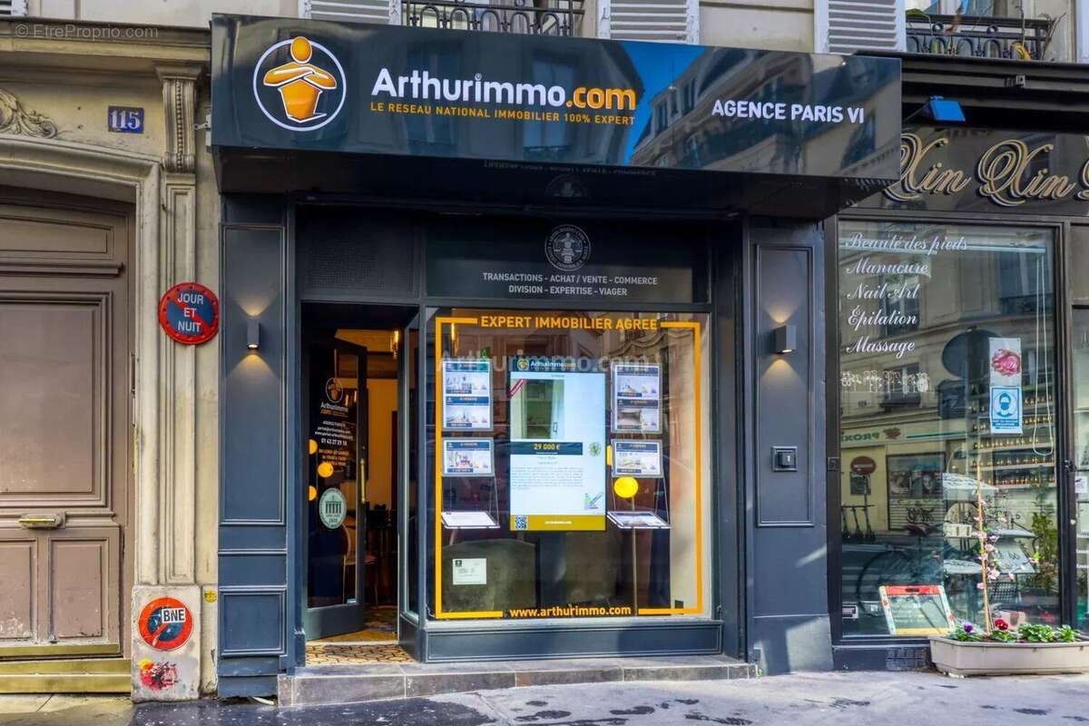 Commerce à PARIS-6E