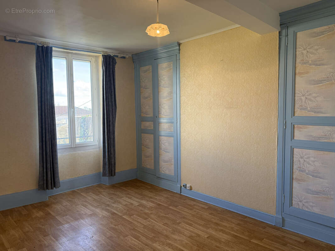 Maison avec jardin dans le centre de Gondrin - photo 10
