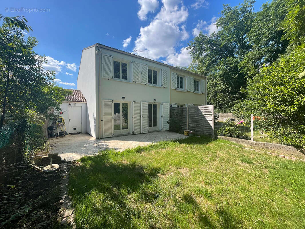 Maison à MAGNY-LES-HAMEAUX