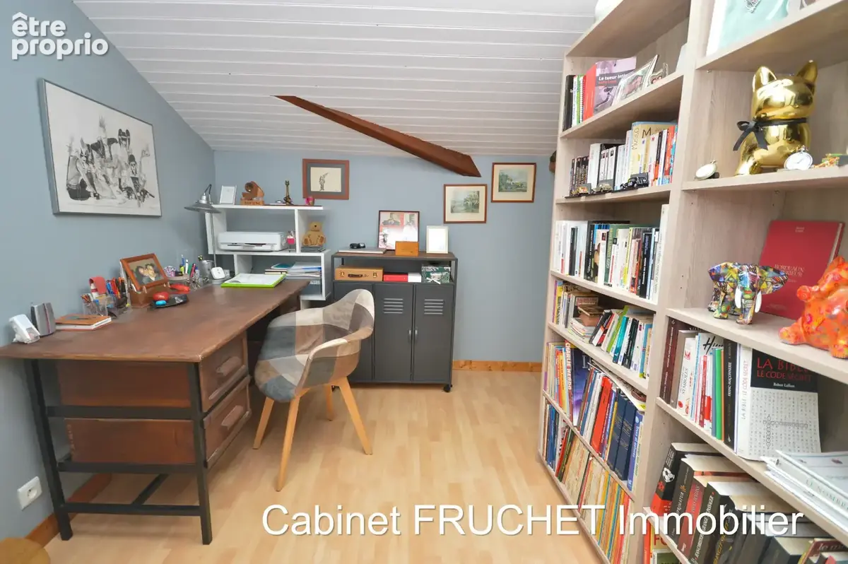 LA CAILLERE-SAINT-HILAIRE - Belle maison de caractère avec 3 chambres et bureau - photo 8