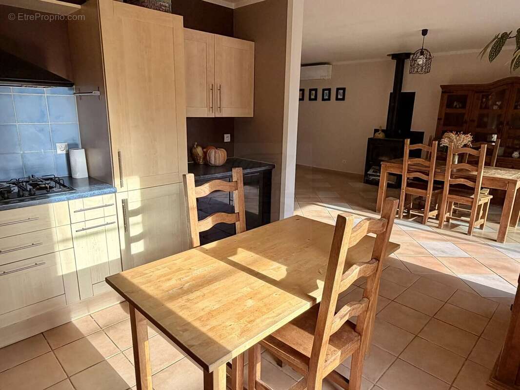 Maison à BAGNOLS-EN-FORET