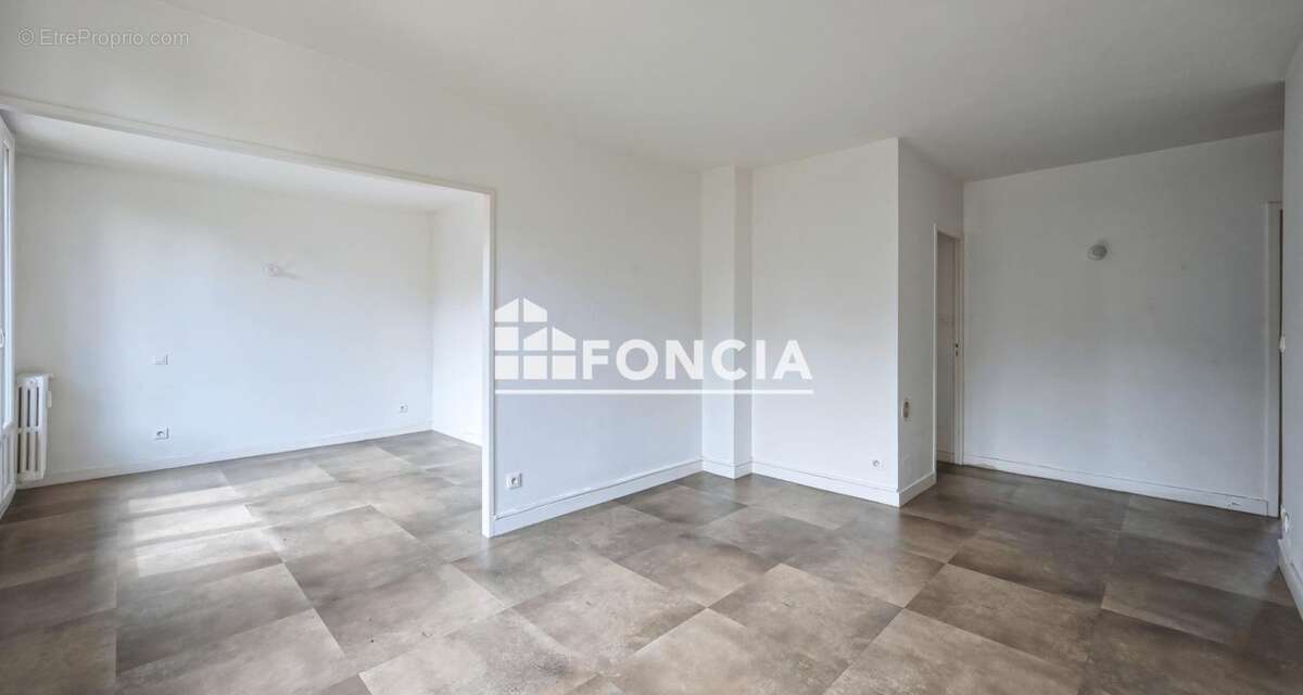 Appartement à MEYLAN