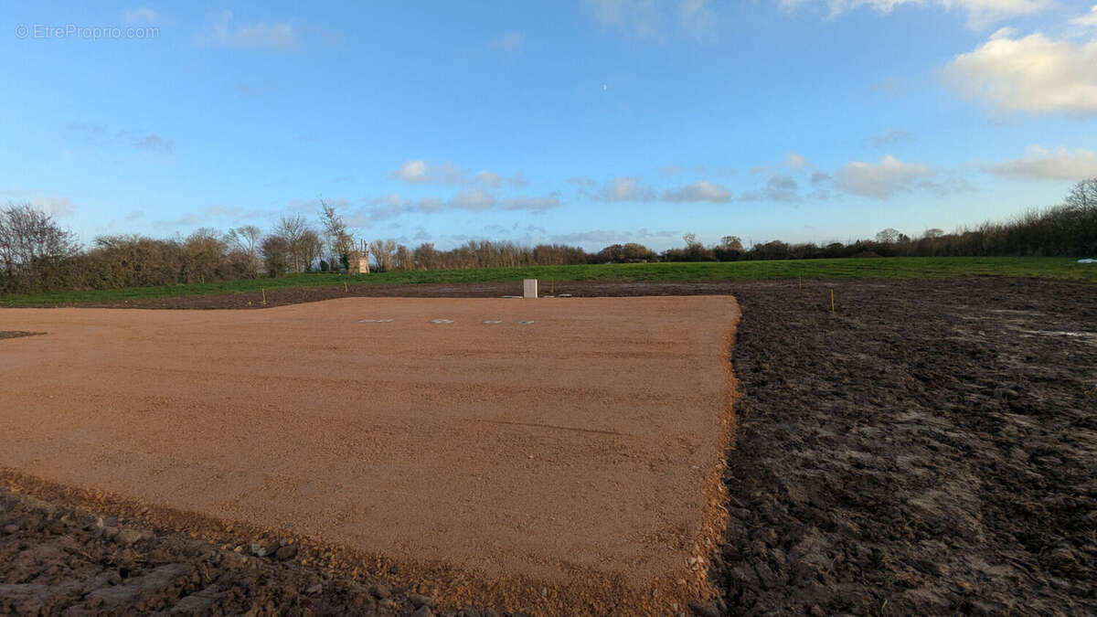 Terrain à FONTENAY-SUR-MER