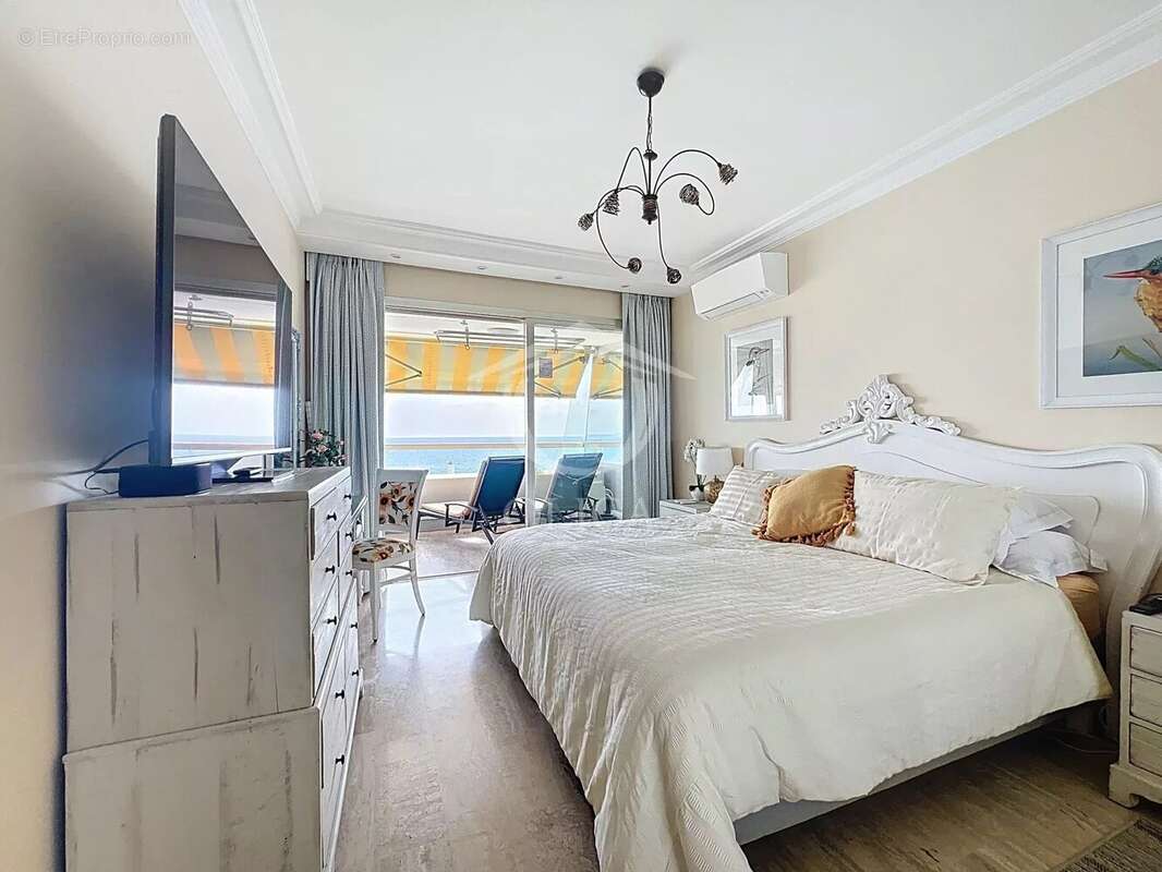 Appartement à VILLENEUVE-LOUBET