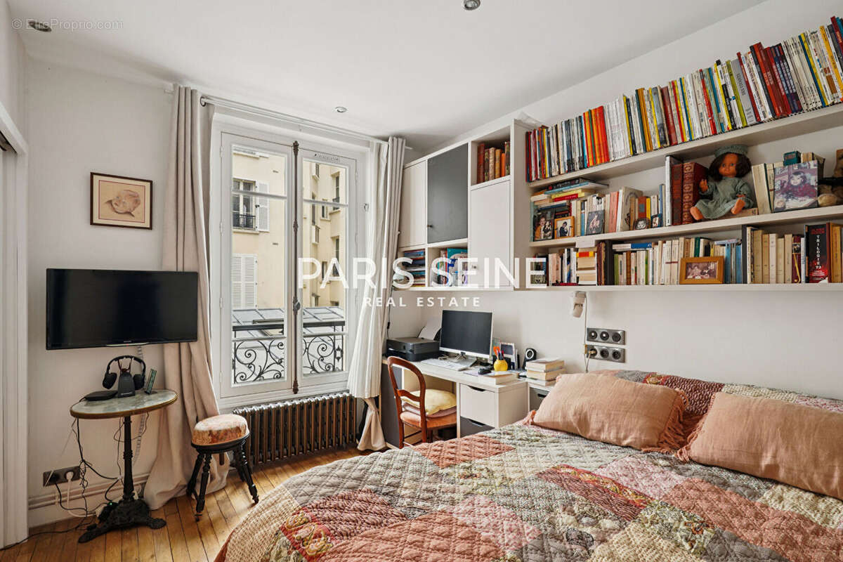 Appartement à PARIS-14E