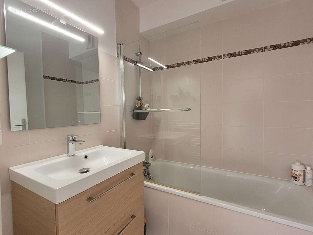 Appartement à LES SORINIERES