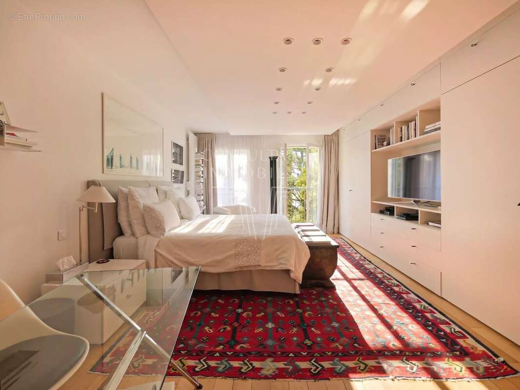 Appartement à PARIS-7E