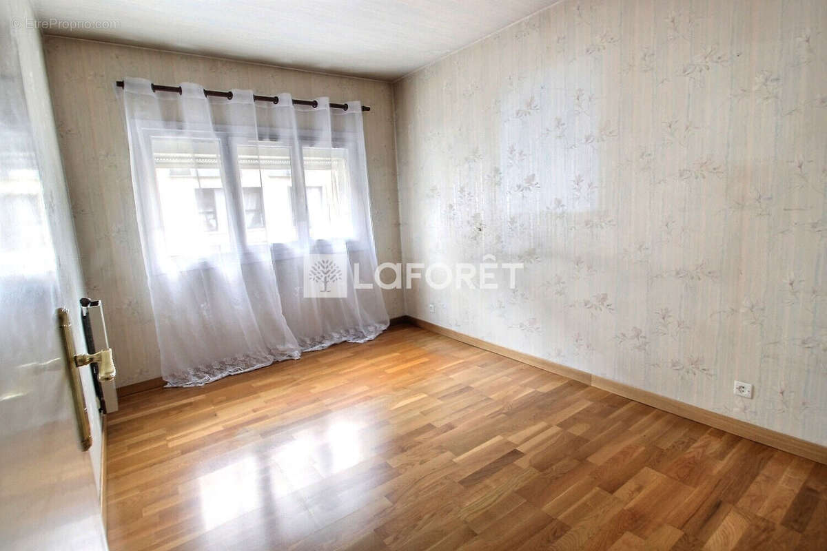 Appartement à GENNEVILLIERS