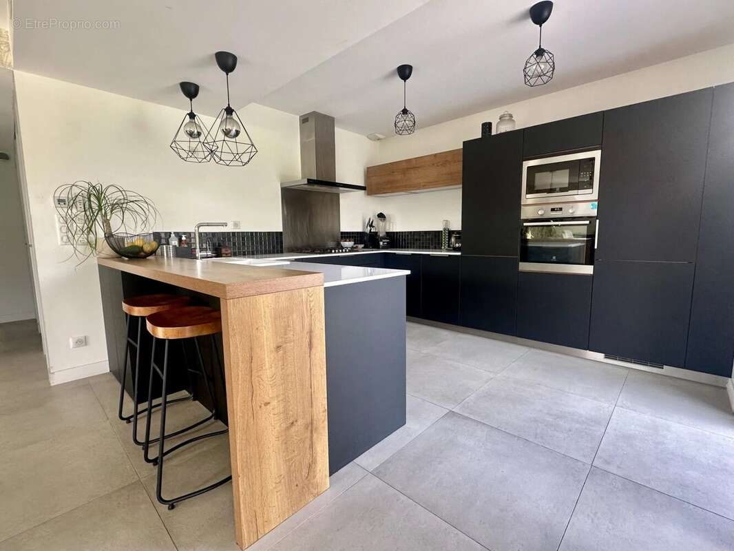 Maison à LAPEYROUSE-FOSSAT