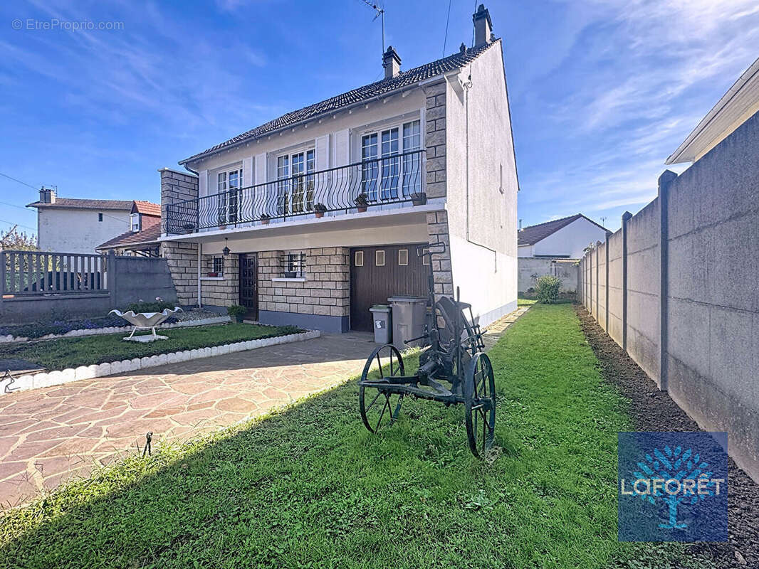 Maison à CHILLY-MAZARIN