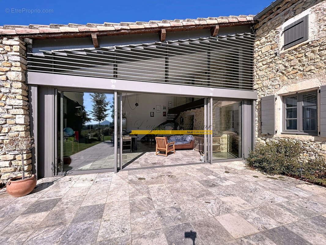 Maison à MIRMANDE
