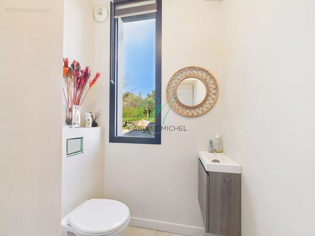 Maison à ROQUEFORT-LES-PINS