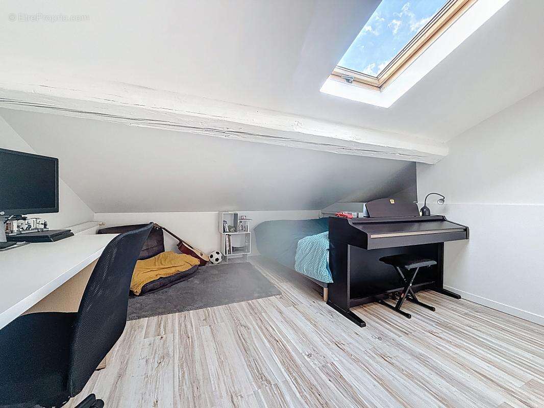 Appartement - Duplex - 3 Chambres - Garage - Place de parking - Proche commodités - photo 15