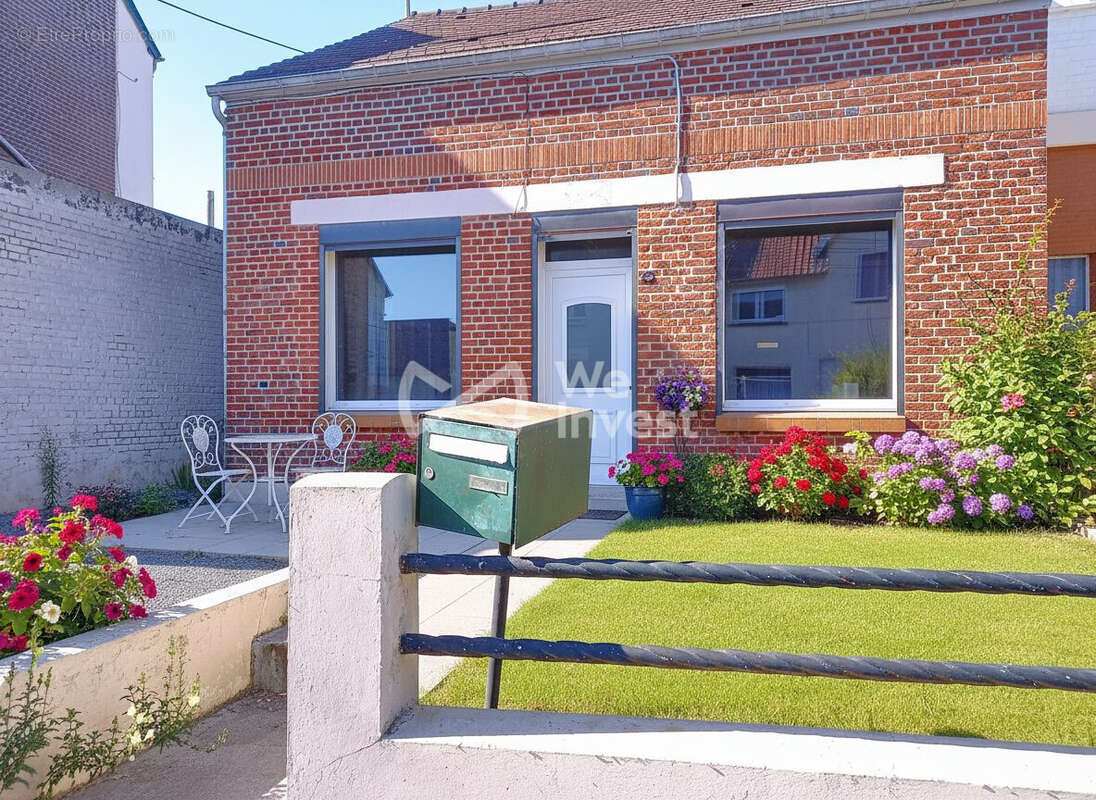 Maison à AULNOYE-AYMERIES