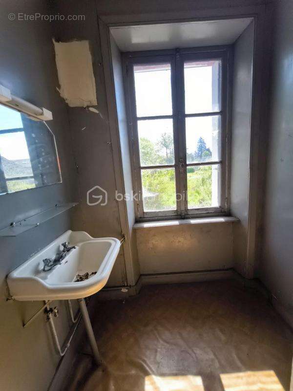 Maison à LA CROISILLE-SUR-BRIANCE
