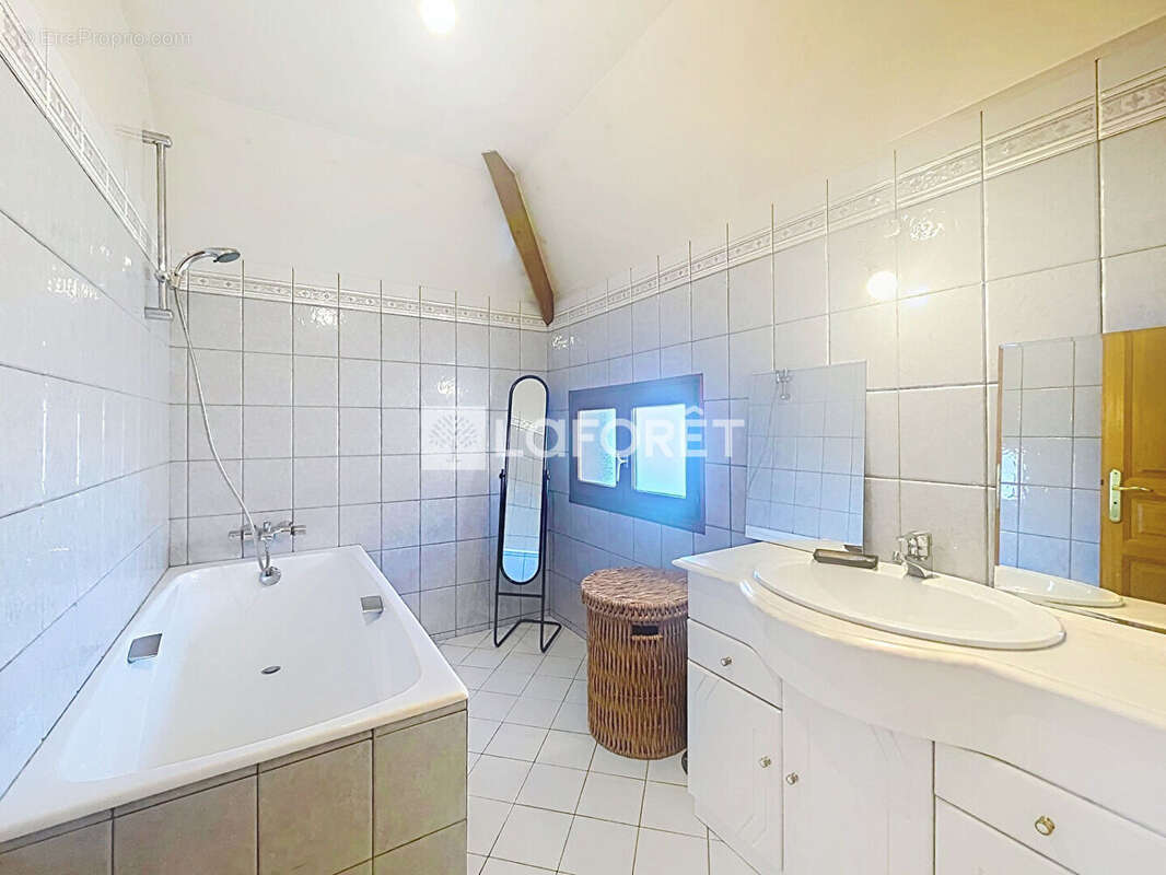 Maison à ORMESSON-SUR-MARNE