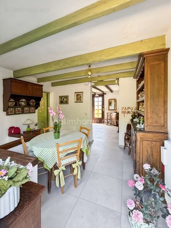 CHAMPIGNEULLES – Maison de caractère avec jardin, au calme et proche de toutes les commodités - photo 10