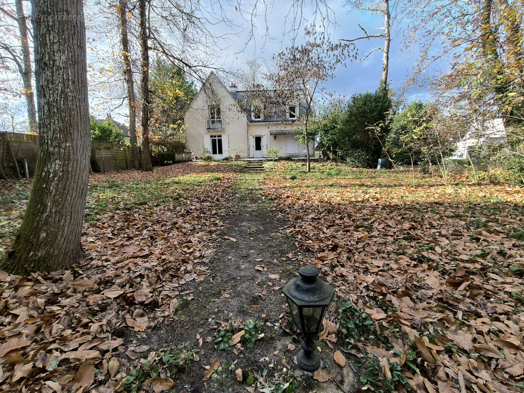 Maison à MONTBAZON