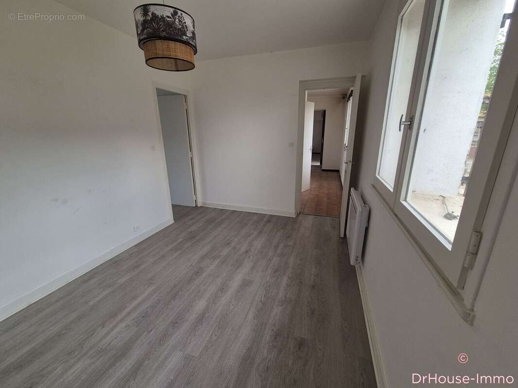 Appartement 79 m² à Veauche  - photo 17