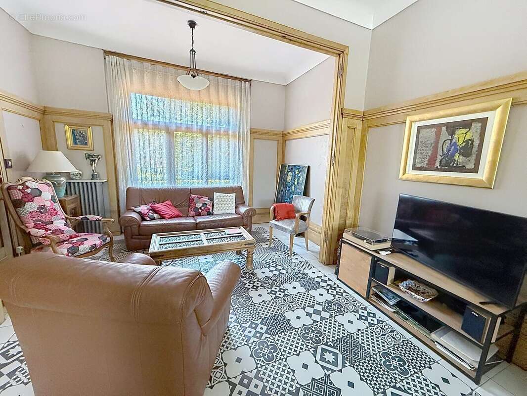 Maison 205 m² à Croix  - photo 7