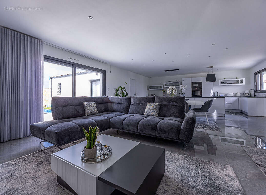 Maison récente de grand standing à vendre à Andilly - Exclusivité - photo 6