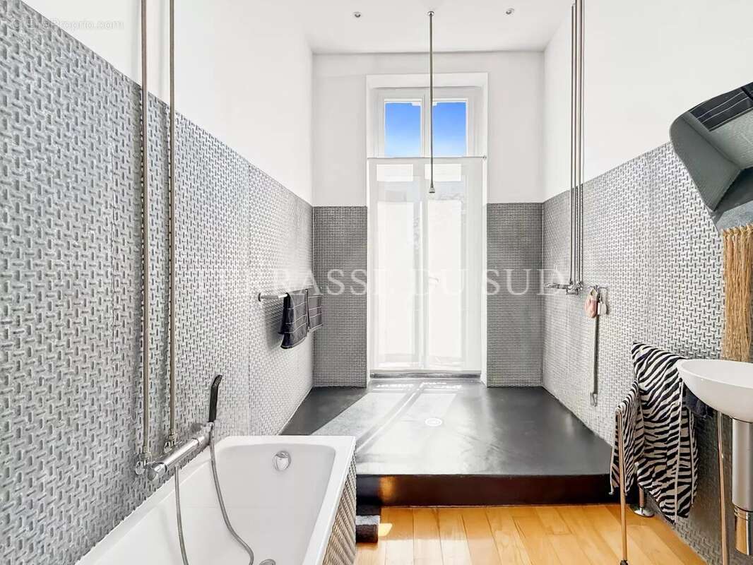 Appartement à MARSEILLE-8E